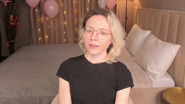 XXX chat uživo modela HottoKori