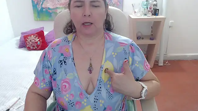 leonela_69 即時 XXX 聊天