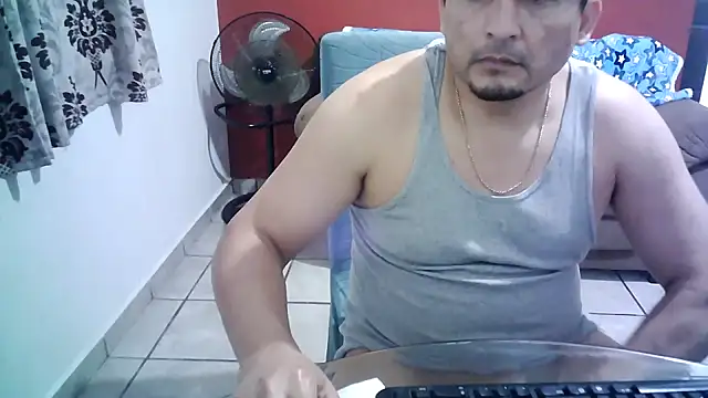 Benjacabo élő XXX-chatje