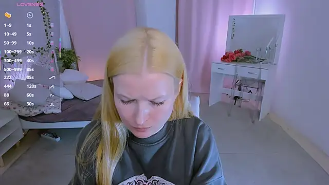 Laly_Peach – Naživo XXX chat