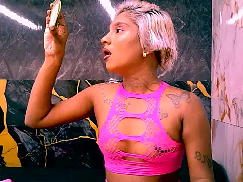 แชท XXX สดของ indian_barbie