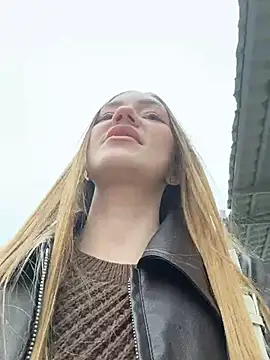 MilaMoone's Live XXX Chat