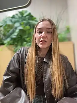 MilaMoone Live XXX Chat