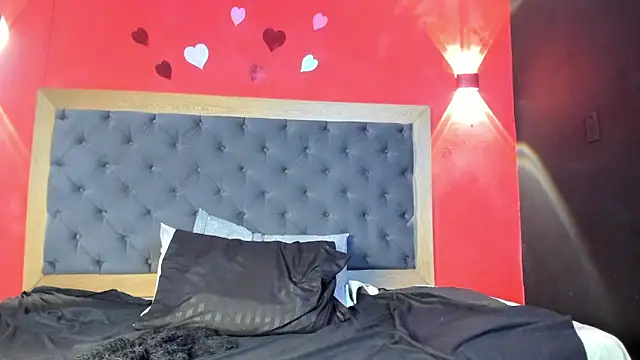 YayaHilton's Live XXX Chat