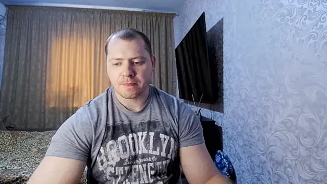 Show modela EdwinStalker na web-kameri