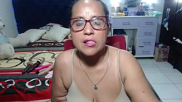 pervert_mommy_'s Live XXX Chat