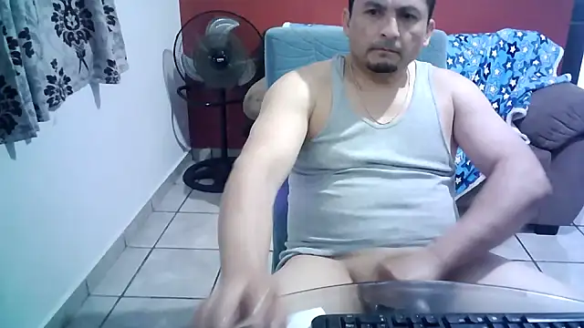 Benjacabo élő XXX-chatje