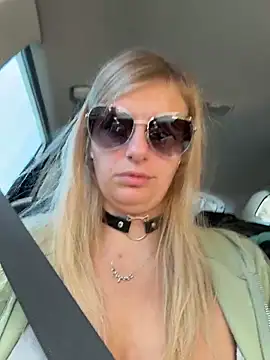 Betsyn Live XXX chat