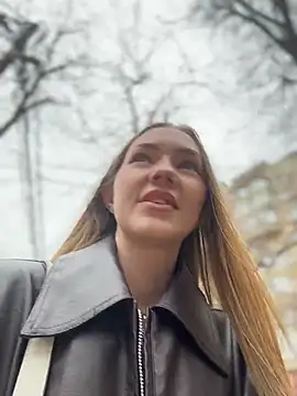 MilaMoone Live XXX-Chat