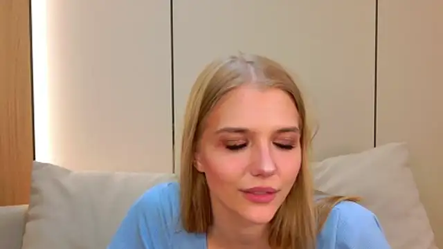 4example_Chloe's Live XXX Chat