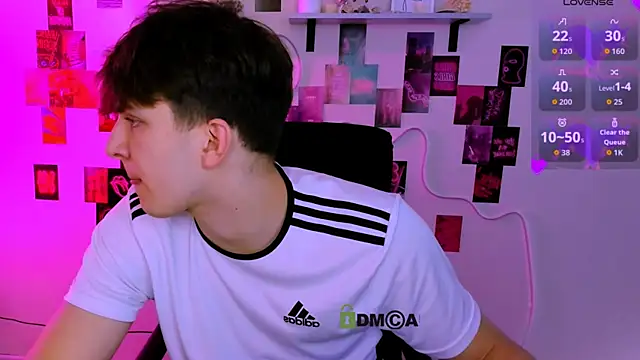 Živý XXX chat travis_wolf_