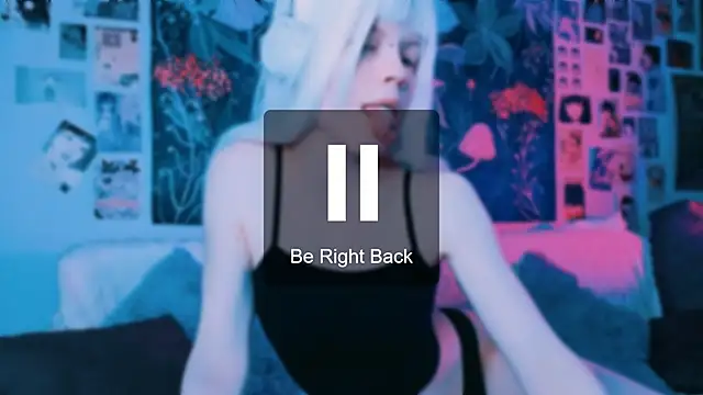 PeacchyPawss élő XXX-chatje