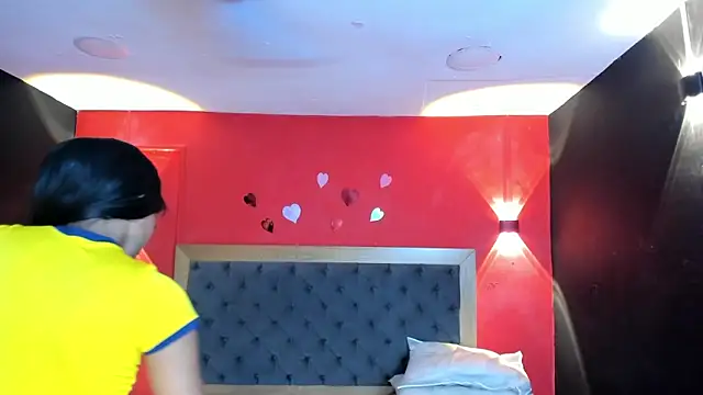 Онлайн чат XXX YayaHilton