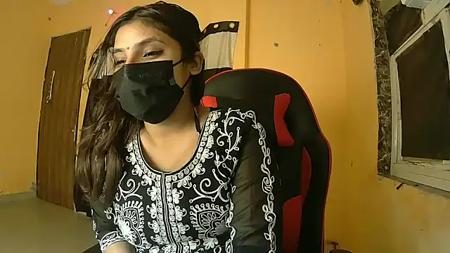 callmeshreya's Live XXX Chat