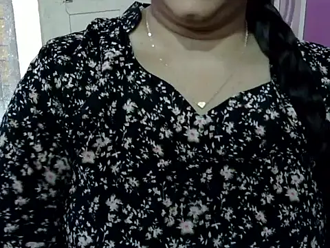 Cute_Aliyaa: онлайн-секс-чат