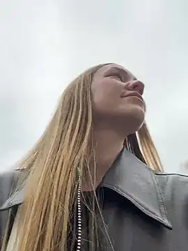 MilaMoone Chat XXX in diretta