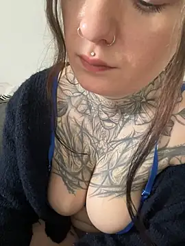 دردشة VelvetCoon الجنسية المباشرة