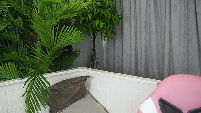 دردشة LanaReals الجنسية المباشرة