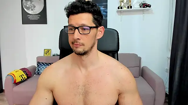 BrutusK08 Webcam show