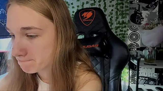 helgicuteness webcam show