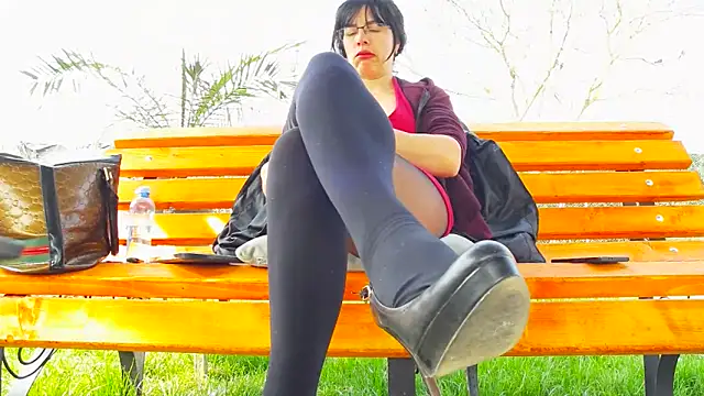 PublicBigLabia Show in webcam