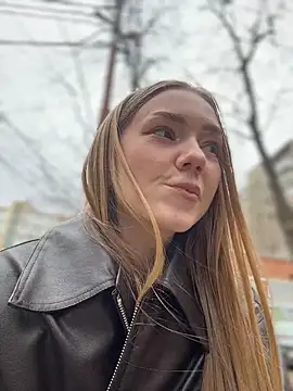 MilaMoone Live XXX-chat