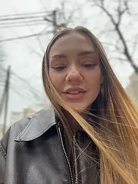 MilaMoone 现场XXX聊天