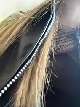 MilaMoone: онлайн-секс-чат