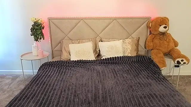 MagicPeachh_'s Live XXX Chat