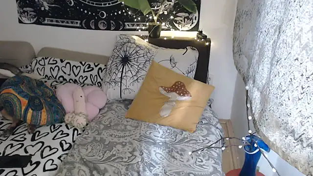 AlienforTwenty's Live XXX Chat