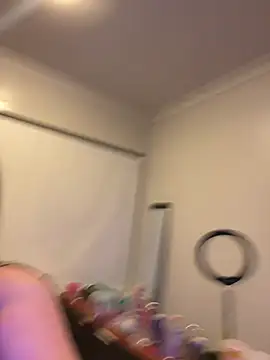 carinabro10's Live XXX Chat