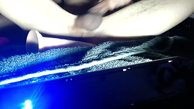 Stroking_Tee Webcamshow