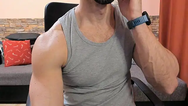 HotHunkTrainer Chat XXX live