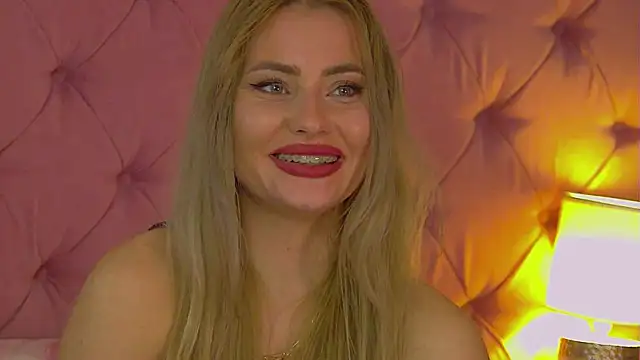 แชท XXX สดของ MisshaNight