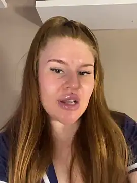 RedFoxQueen Chat XXX live