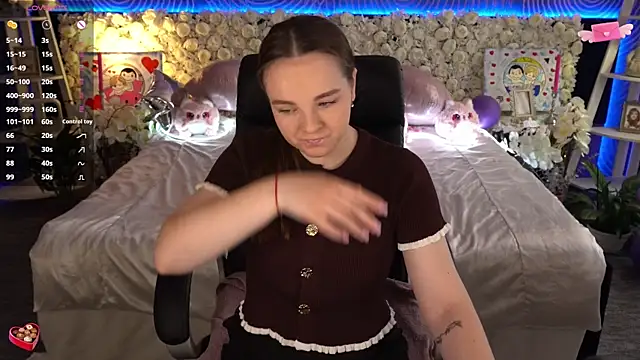 FoxyShyのライブXXXチャット