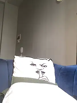 Chatroom XXX en direct de Curveysinaa