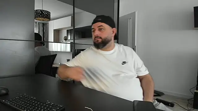 دردشة DravenPeak الجنسية المباشرة