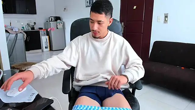 Chandler_ken élő XXX-chatje