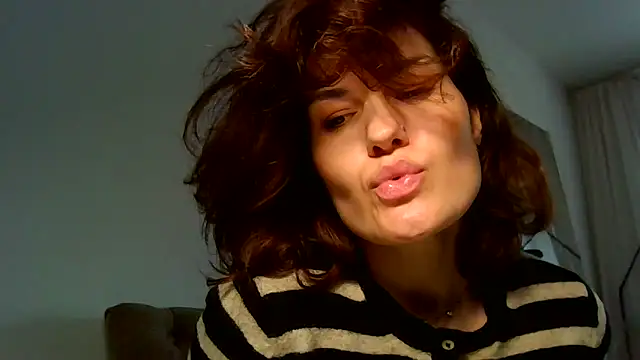 Ms-Lust1-'s Live XXX Chat