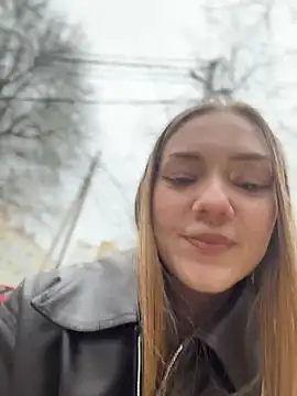 MilaMoone: онлайн-секс-чат