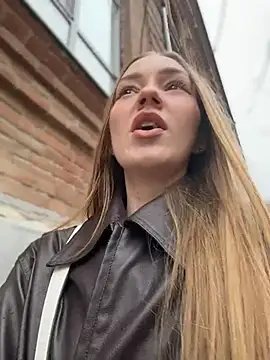 دردشة MilaMoone الجنسية المباشرة