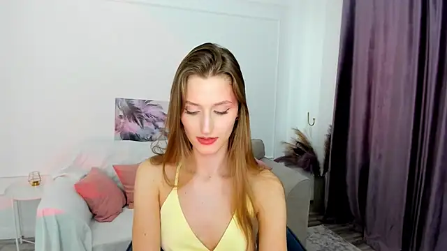 NaturalBeaty: διαδικτυακό σόου στην κάμερα