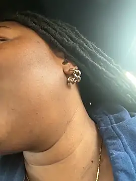 CoCoGoddess_: онлайн-секс-чат