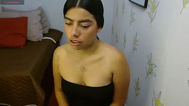 Laia_white Adlı Modelin Canlı XXX Sohbeti