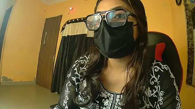 callmeshreya Adlı Modelin Canlı XXX Sohbeti