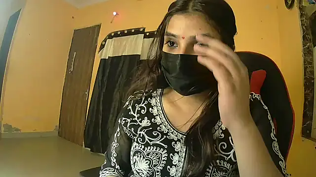 callmeshreya's Live XXX Chat