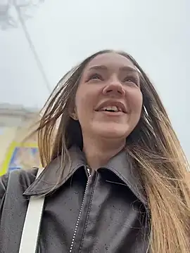 XXX chat uživo modela MilaMoone