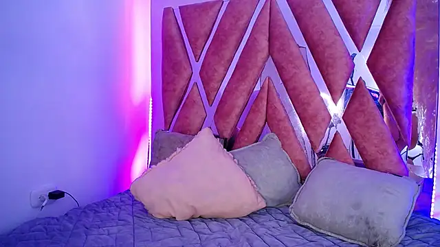 Chat +18 de Elizabeth_Evans1 ao vivo