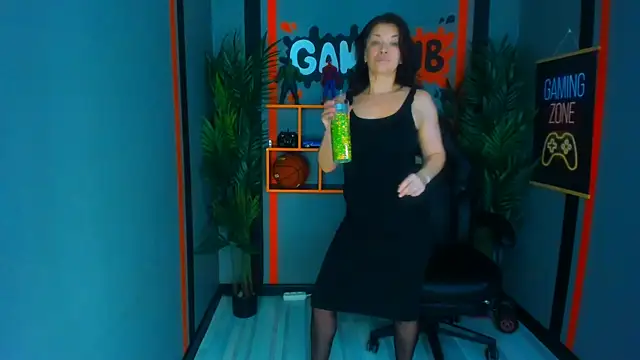 Онлайн чат XXX AnaMills